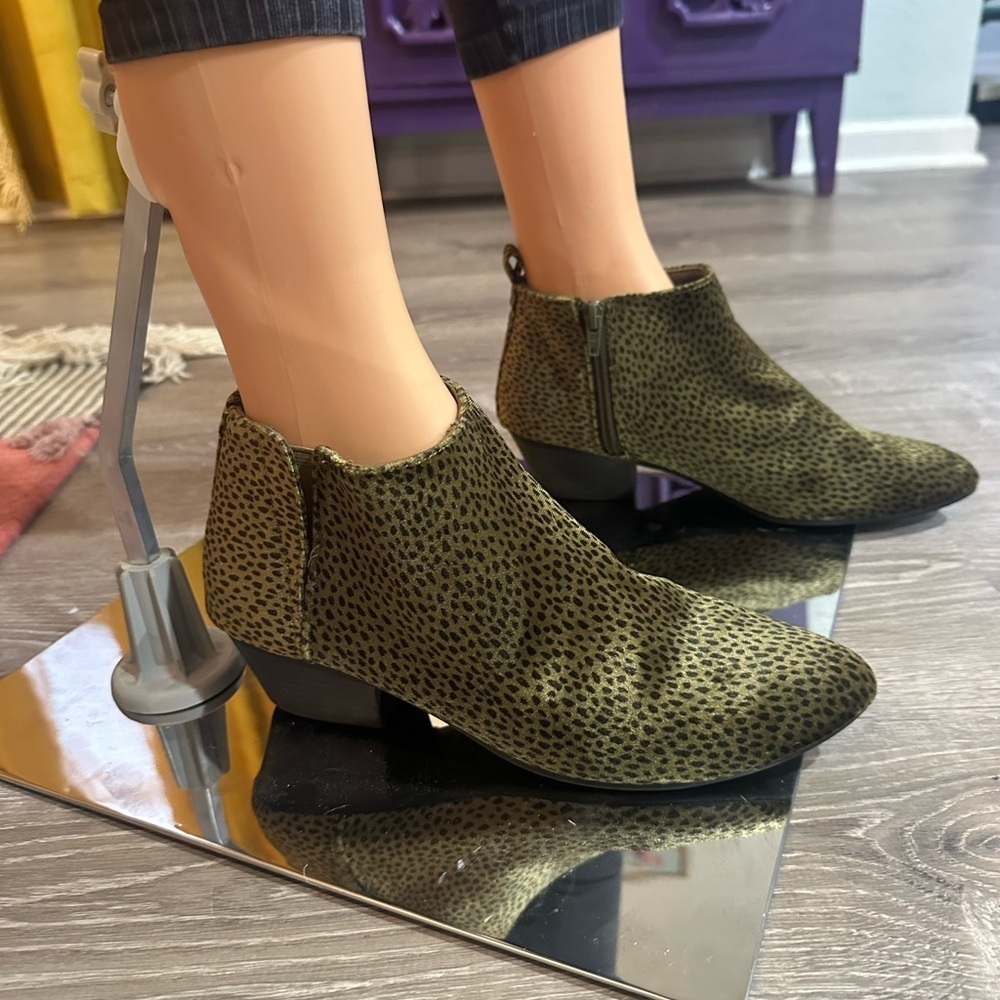 OLD NAVY Green leopard suede booties sz 8 - Picture 8 of 11